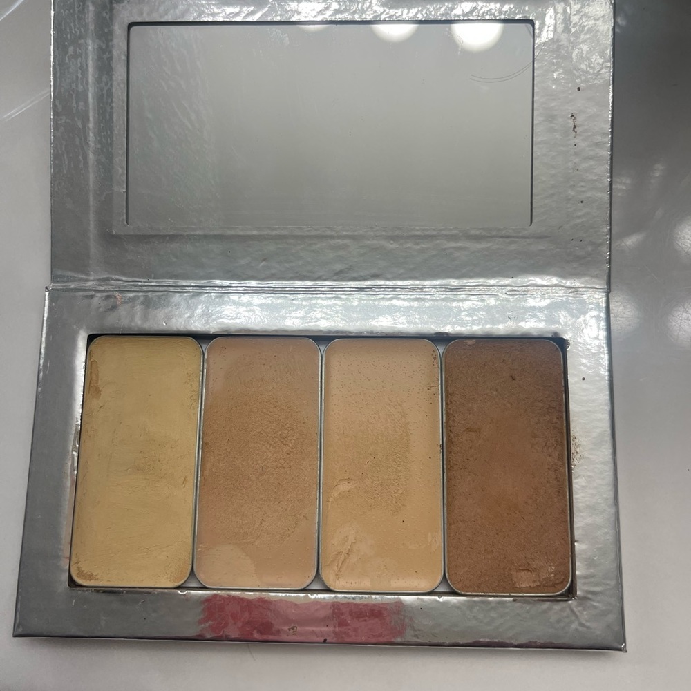 Seint makeup